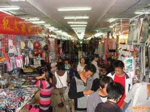 黑龍江哈爾濱服裝城全攻略 地址交通、拿貨技巧與營業(yè)時(shí)間詳解